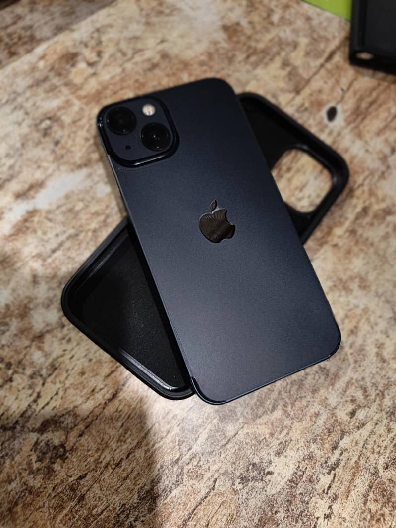Apple iPhone 13 0