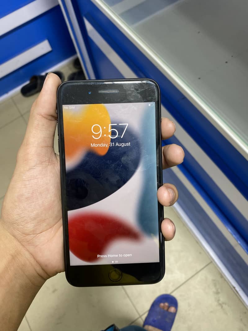 Apple iPhone 7 Plus 0