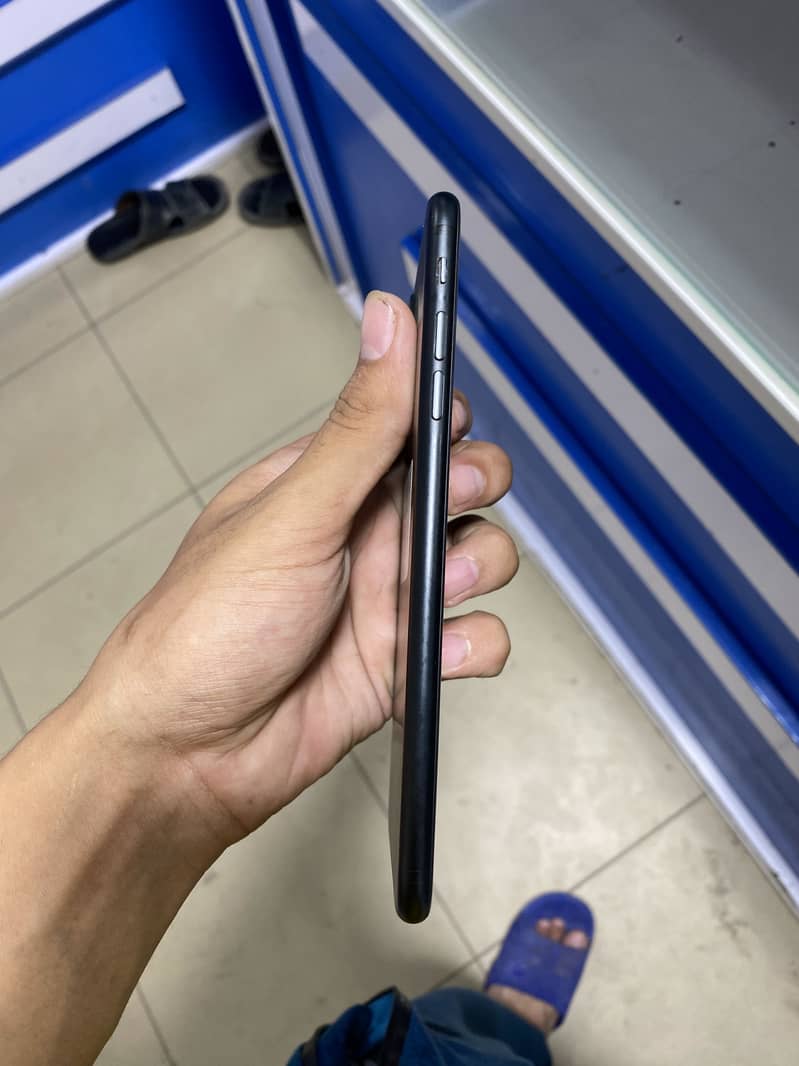 Apple iPhone 7 Plus 1