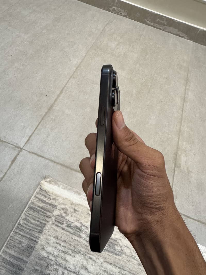 iPhone 16 Pro Max 3