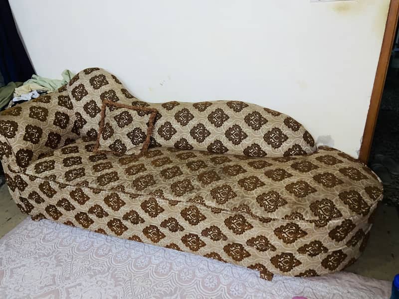 Excellent condition Deewan 2