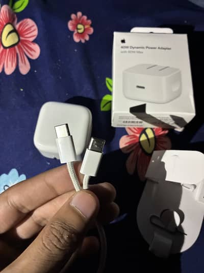 Apple 40W Dynamic Adapter