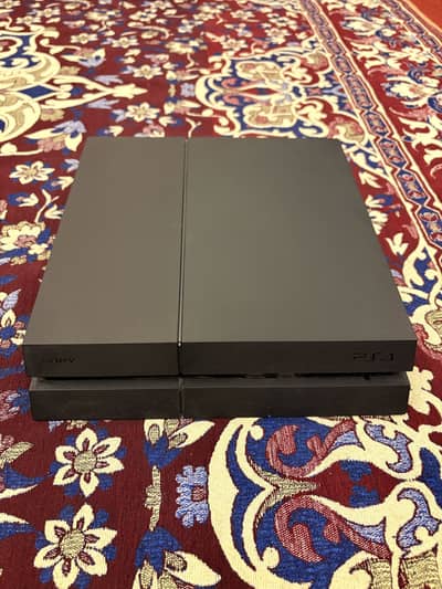 Ps4 fat with box 500gb with 2 controllers