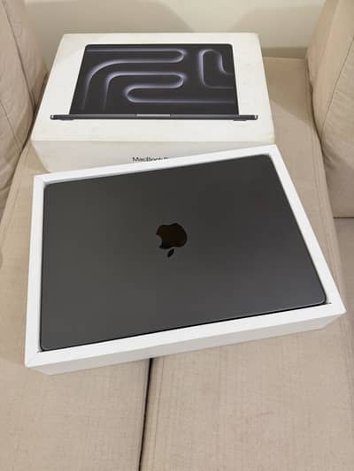 MacBook Pro M4 pro chip 14 inch   24-512