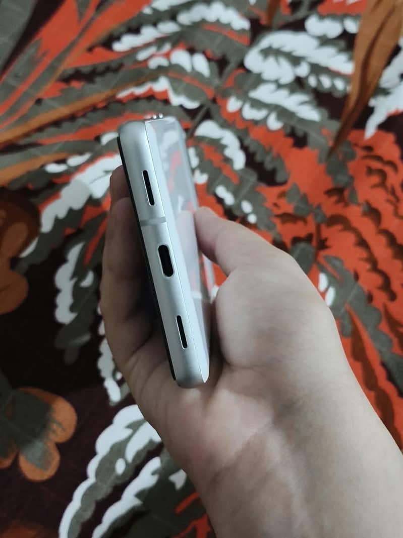 Google Pixel 7a 1