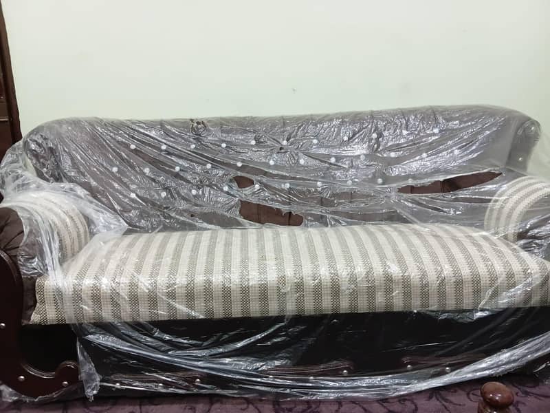 7 seter sofa new 0