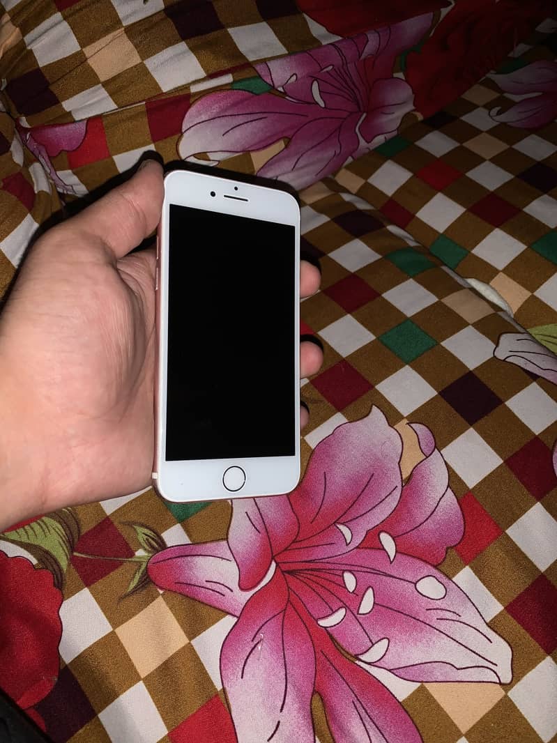 Apple iPhone 7 2