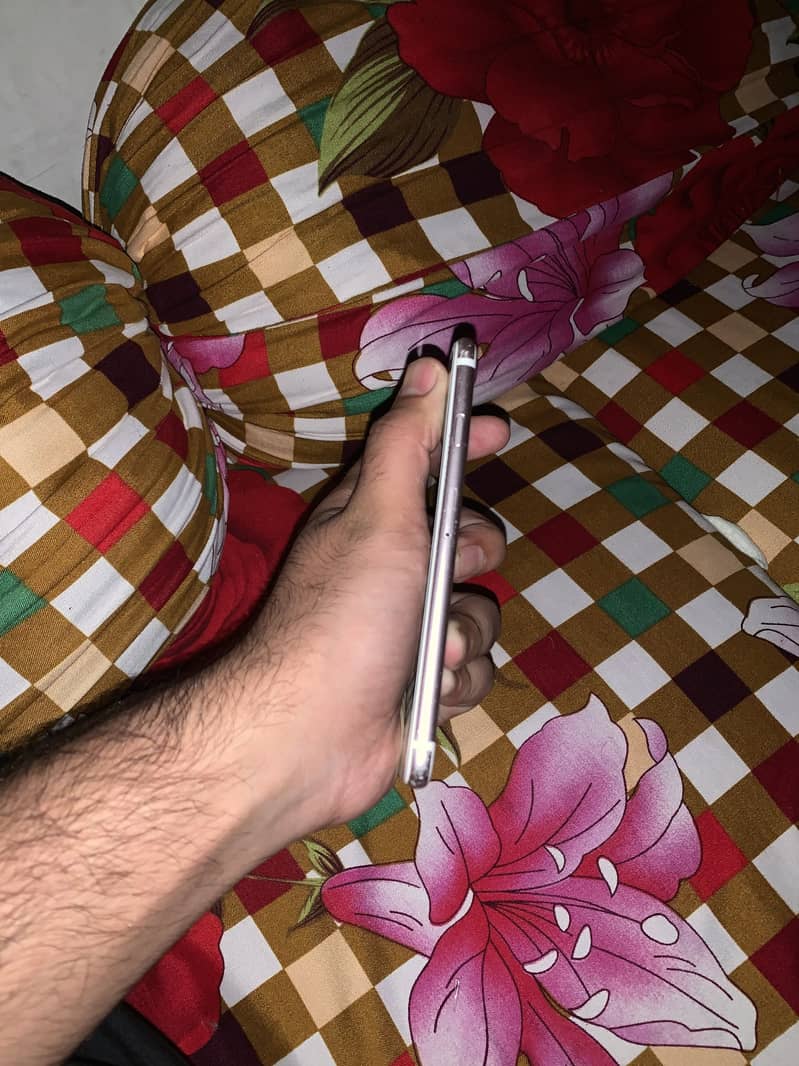 Apple iPhone 7 5