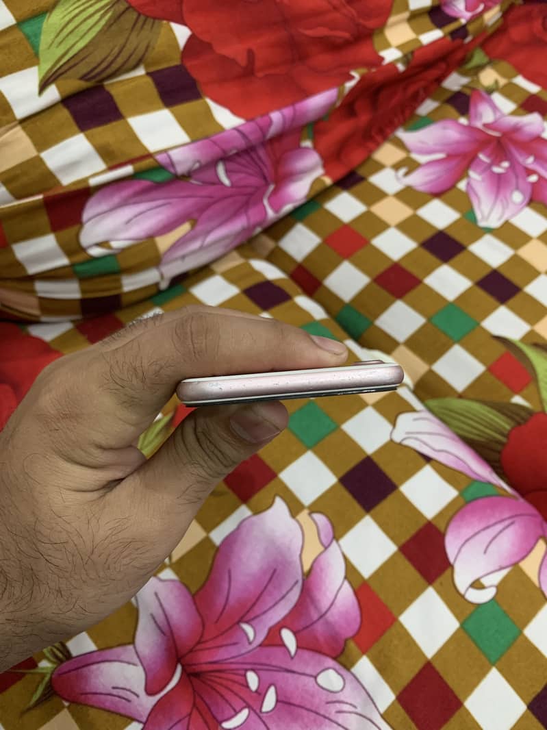 Apple iPhone 7 7