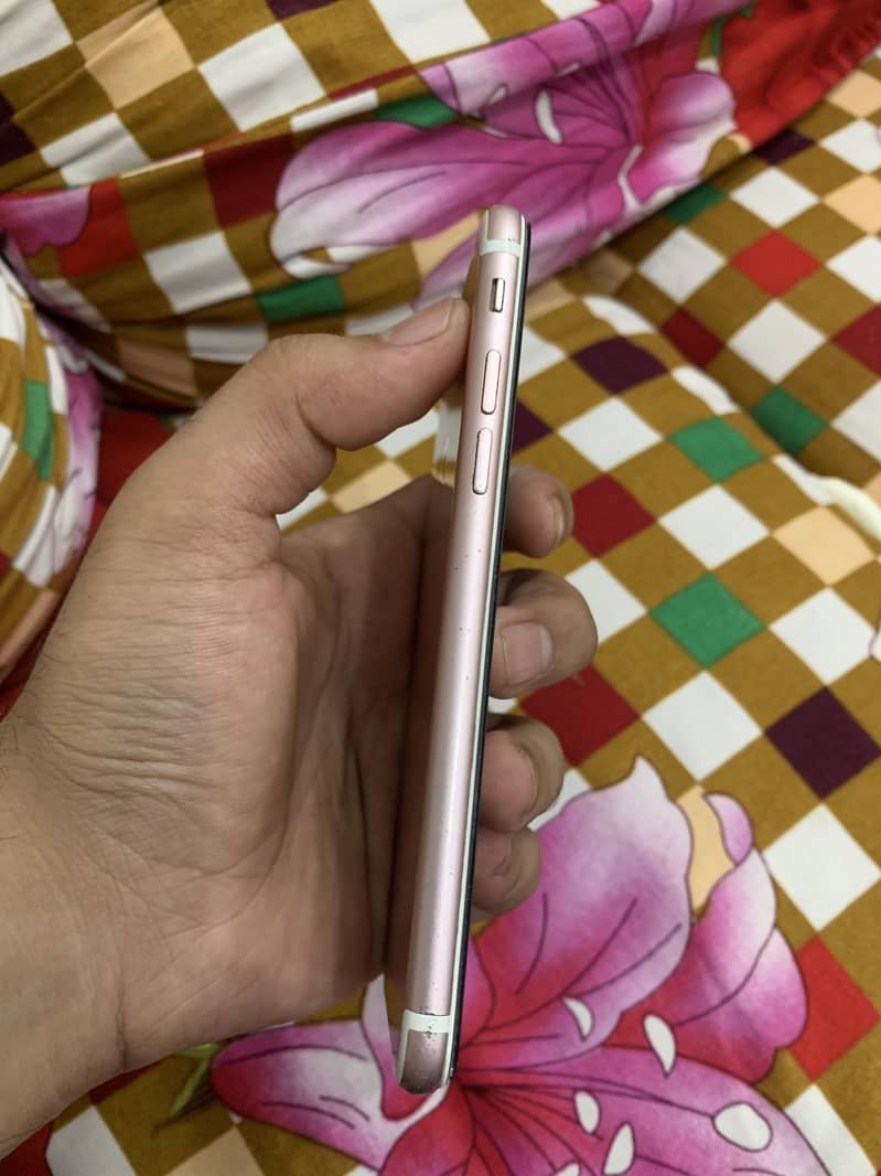 Apple iPhone 7 9