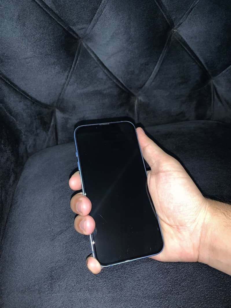 Apple iPhone 13 4