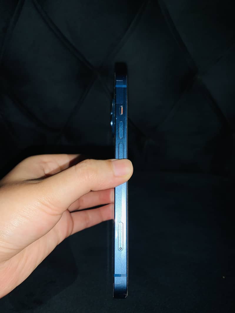 Apple iPhone 13 6