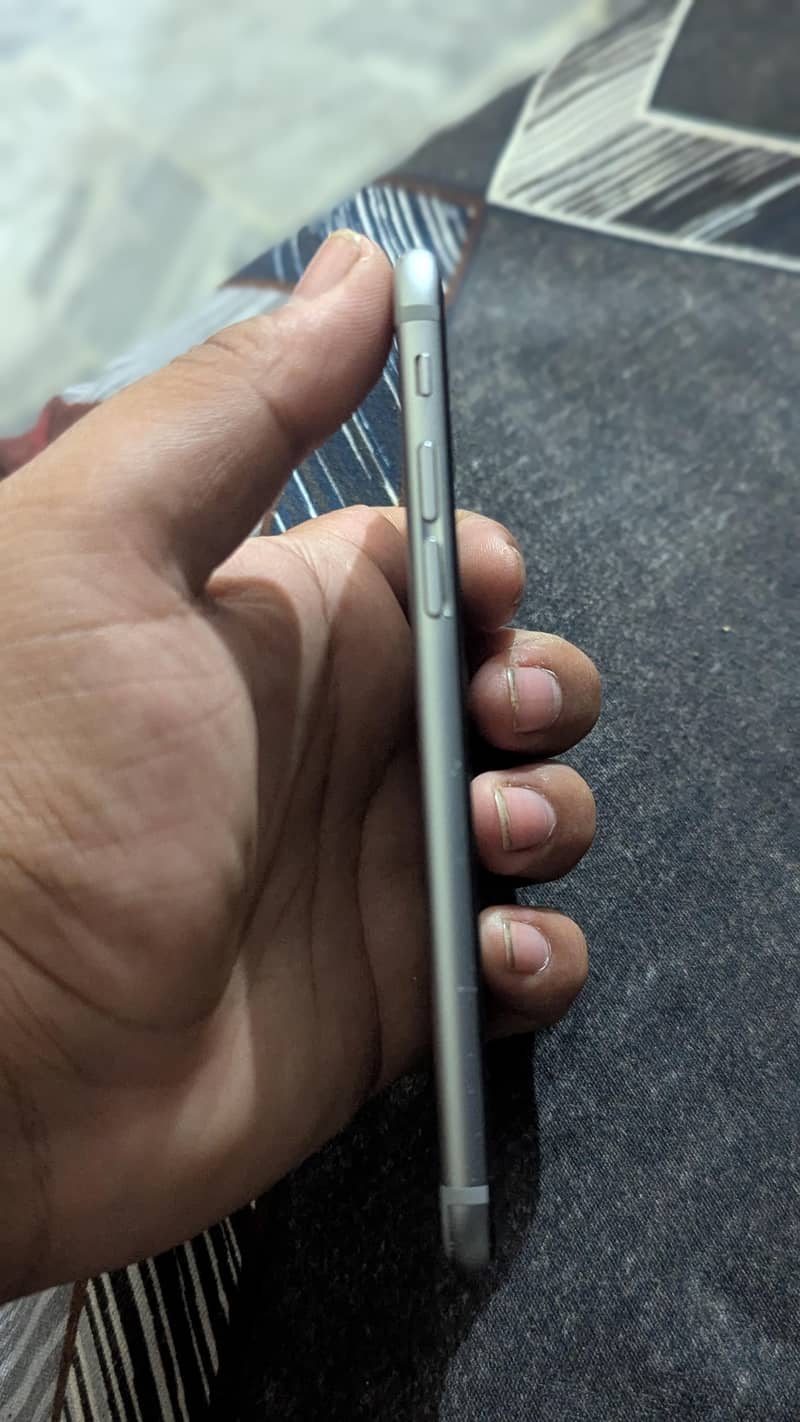 Apple iPhone 6 4