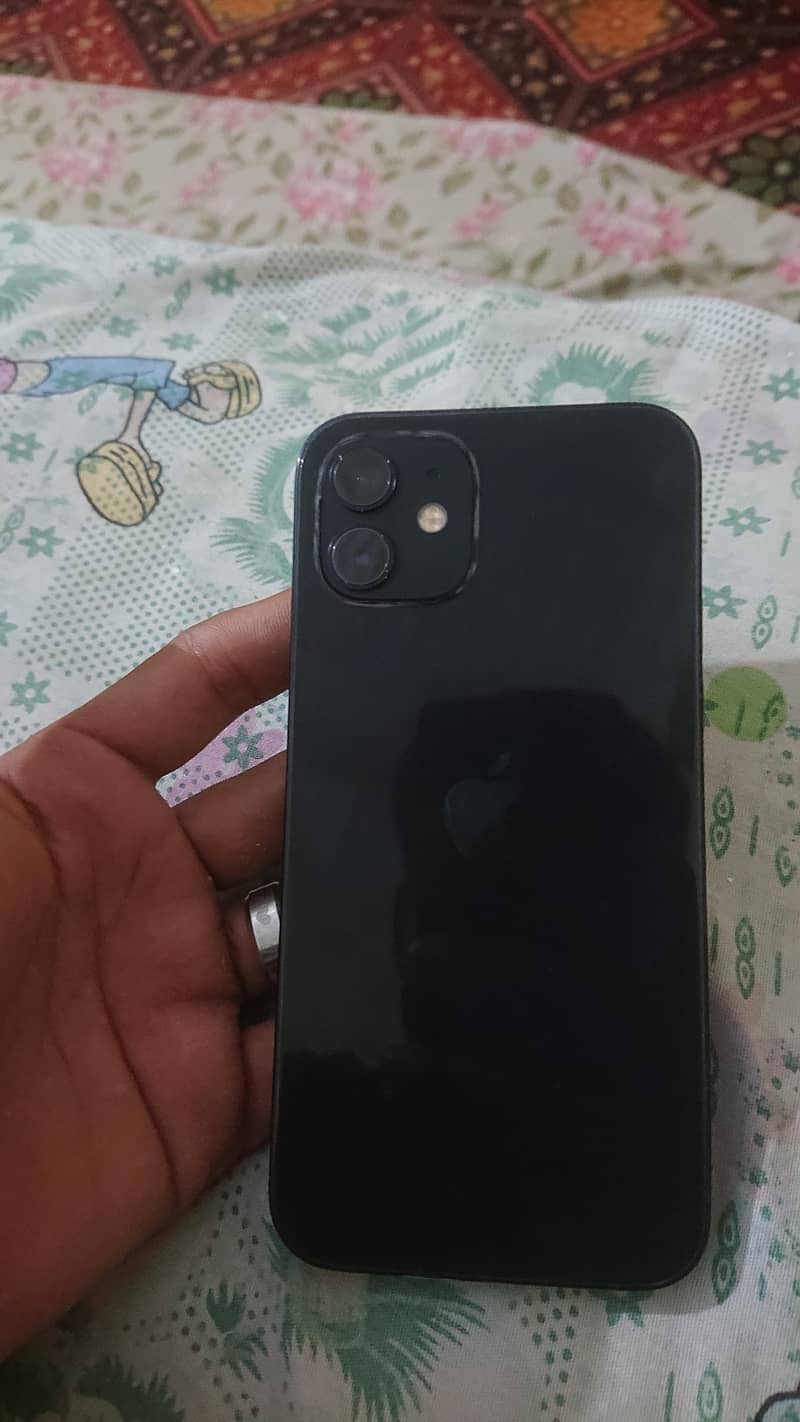 Apple iPhone 12 4
