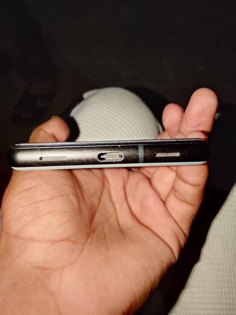 Google Pixel 6a 5