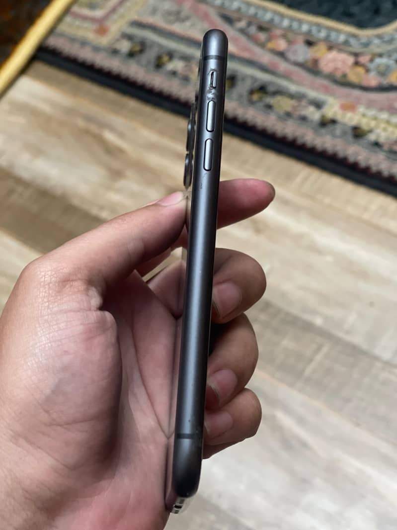 Apple iPhone 11 5