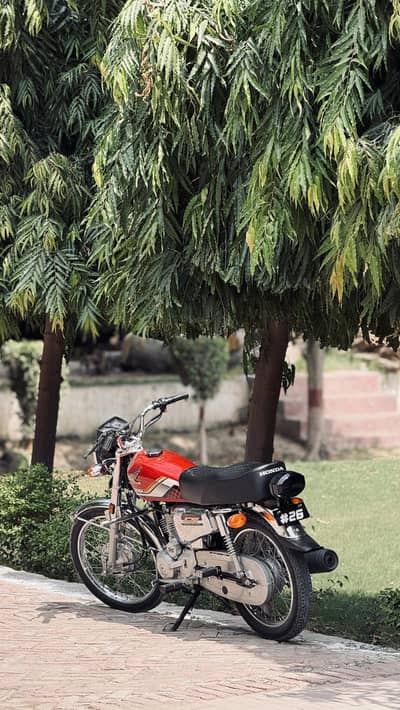 Honda 125 Special