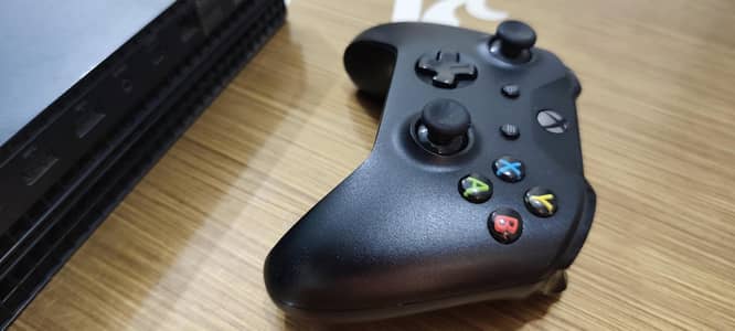 Xbox One X 1TB Console | Original Controller | Excellent Condition
