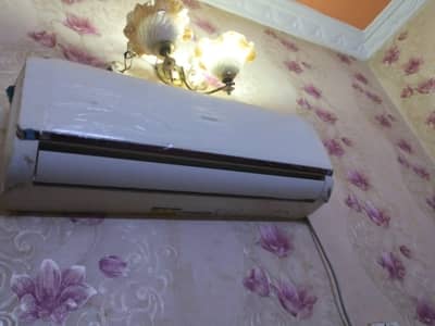 Haier 1 ton Ac look like new
