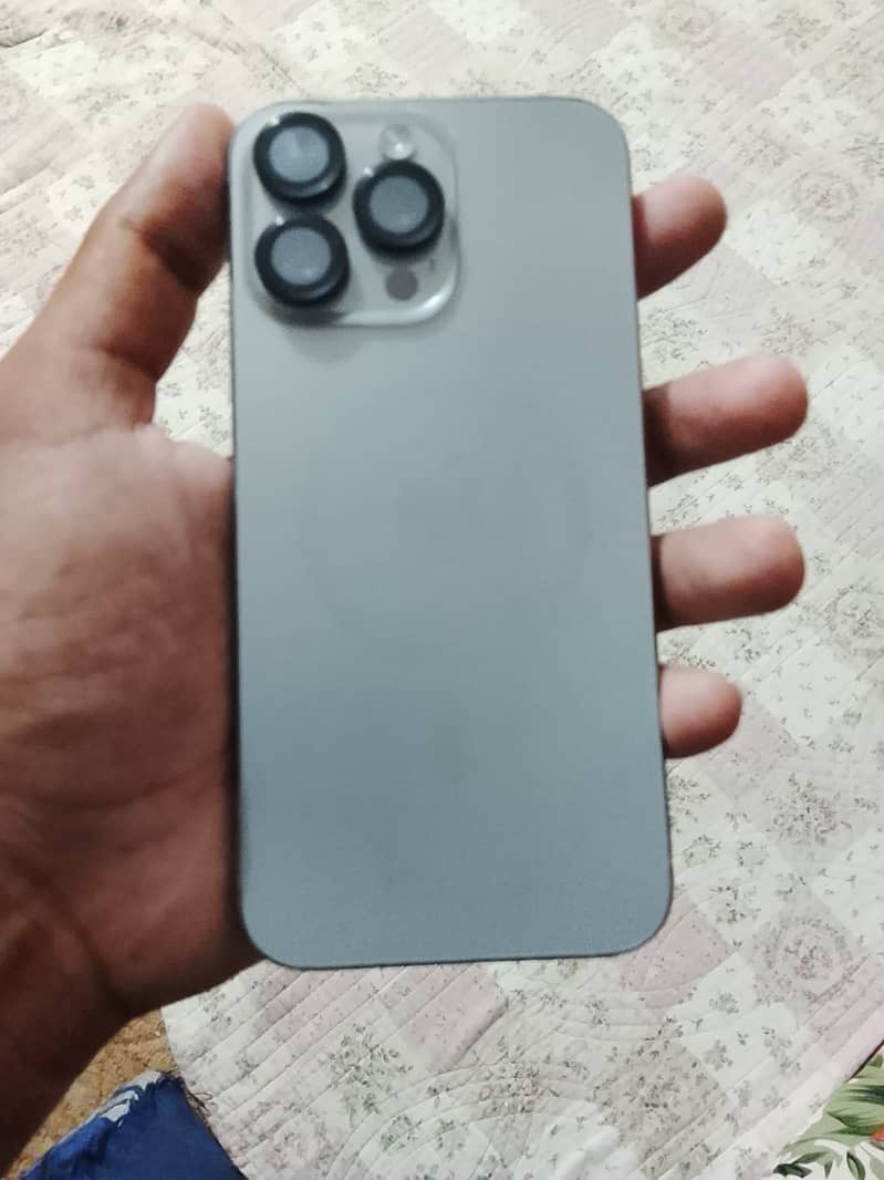 Apple iPhone 15 Pro Max 1