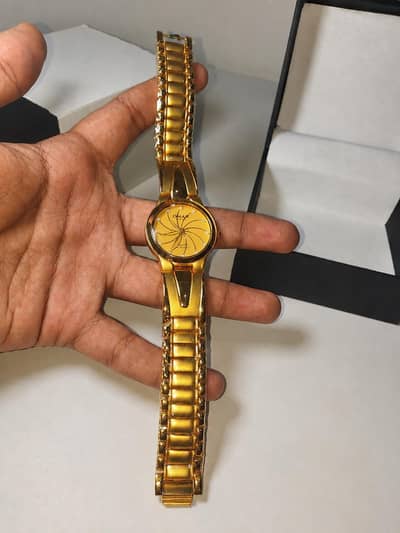 OMAX Golden Women’s Quartz Watch HB 652 G