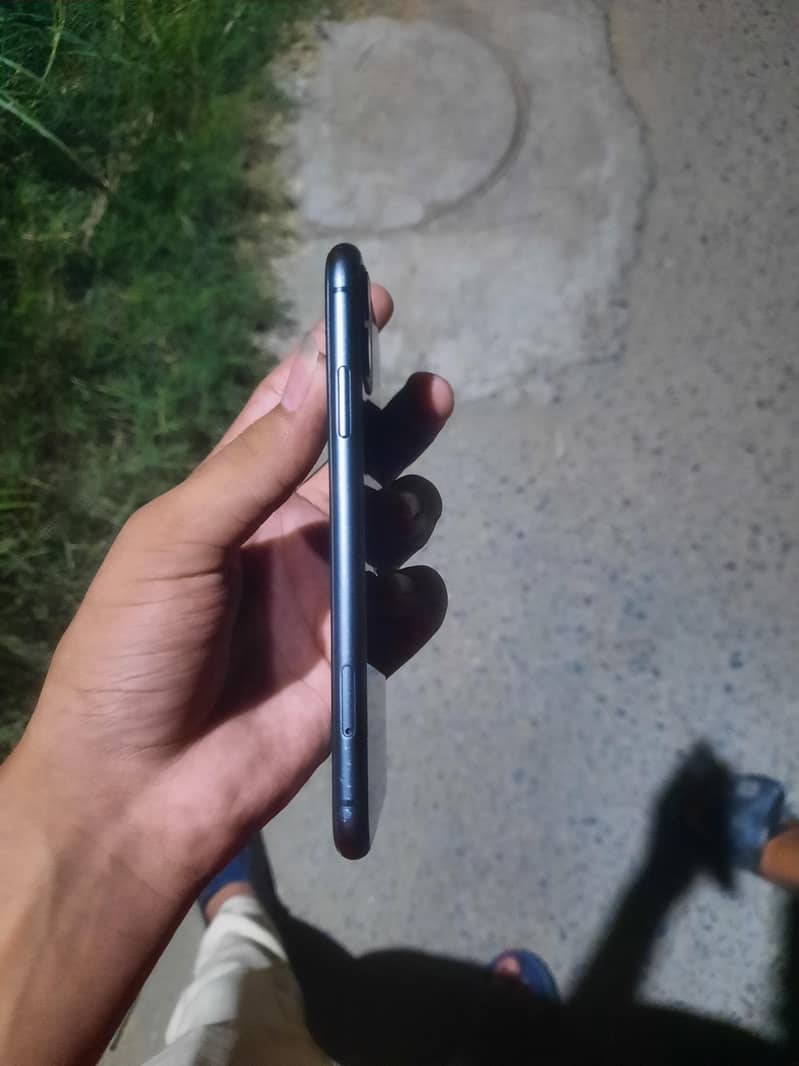 iPhone 11 1