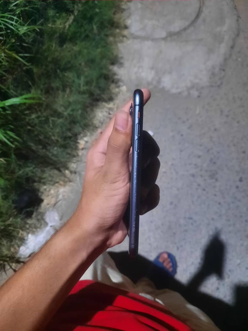 iPhone 11 2