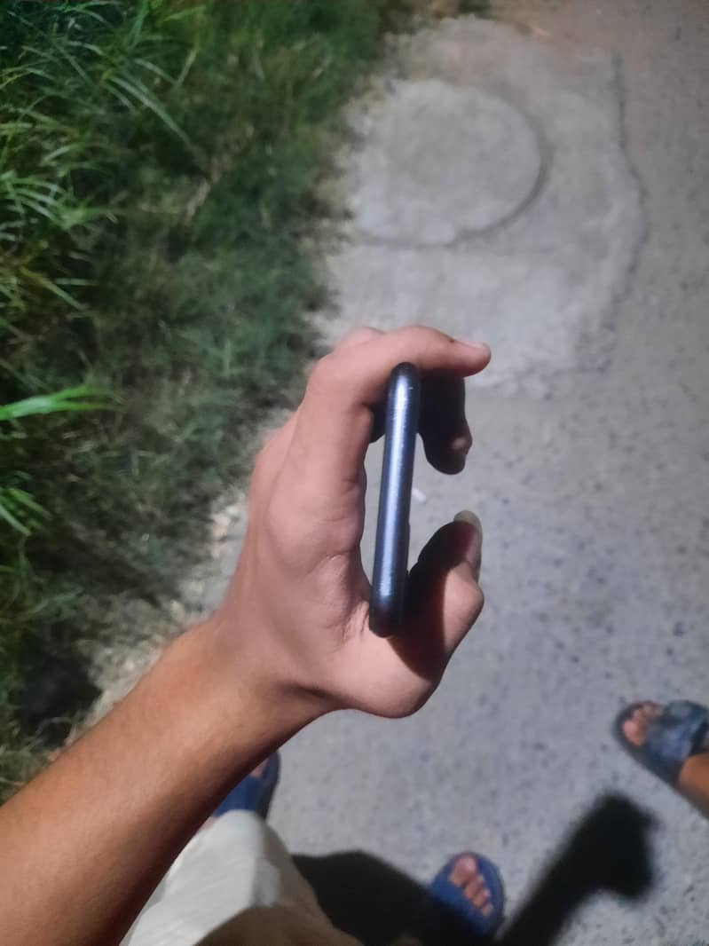 iPhone 11 3