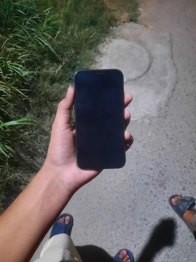 iPhone 11 5