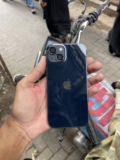 Apple iPhone 13