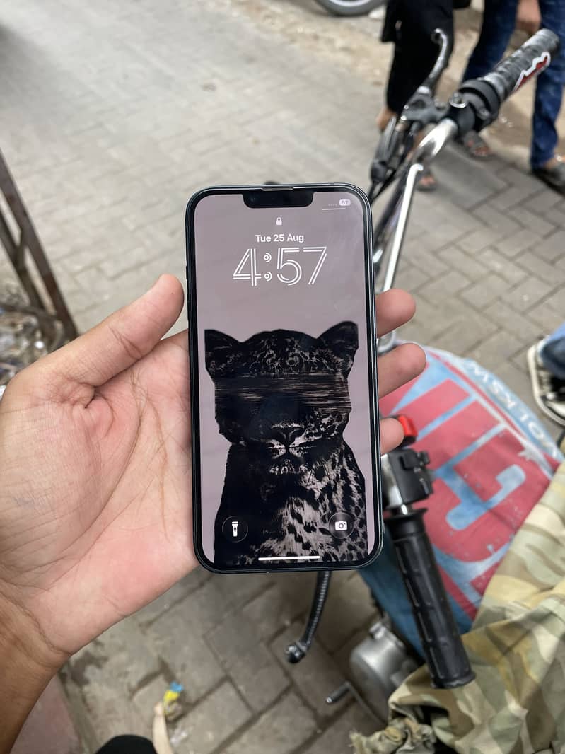 Apple iPhone 13 1