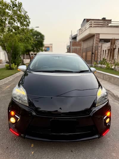 Toyota Prius GS TOTAL GENIUNE