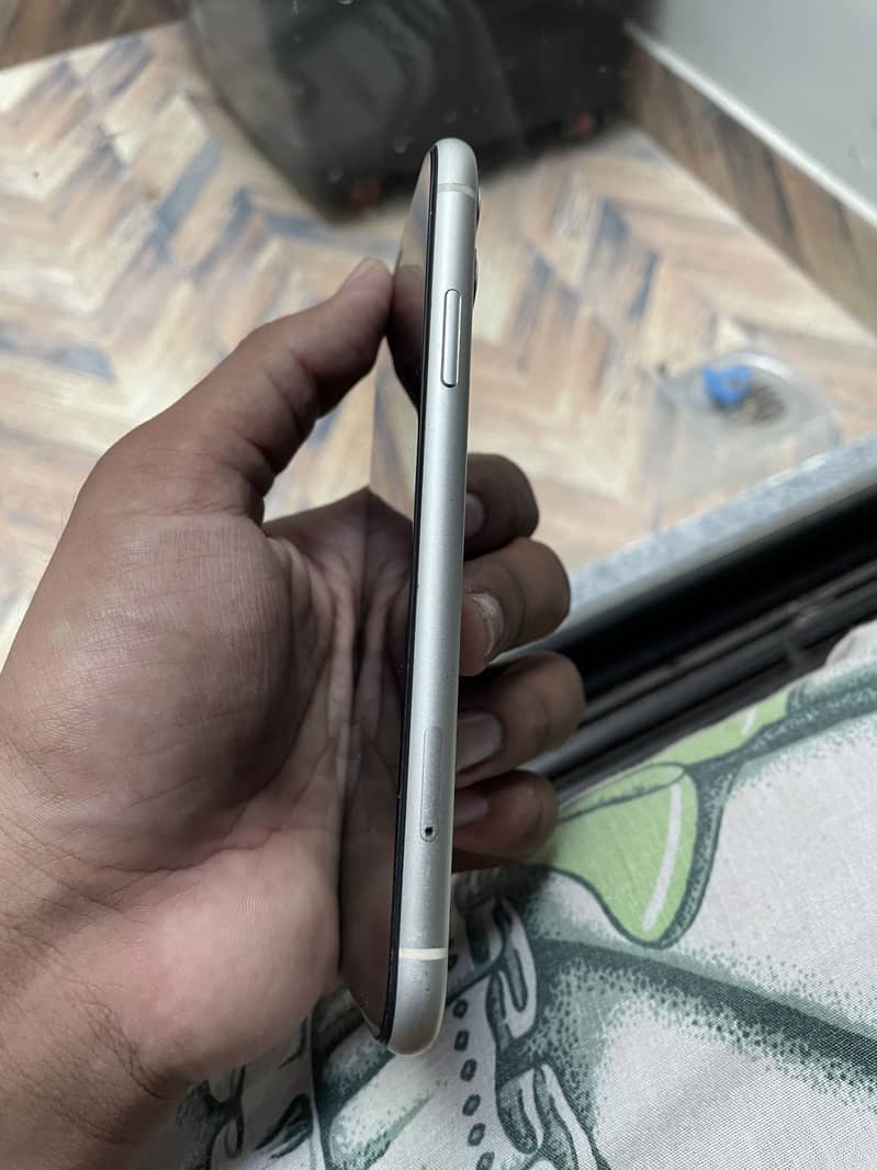 Apple iPhone 11 1