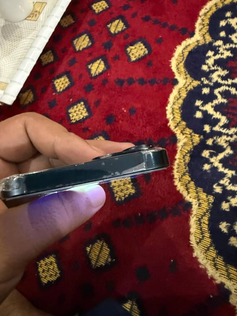 Apple iPhone 14 3