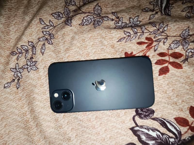 Apple iPhone 13 2
