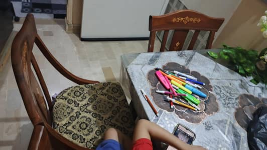 dinning with 4 chairs