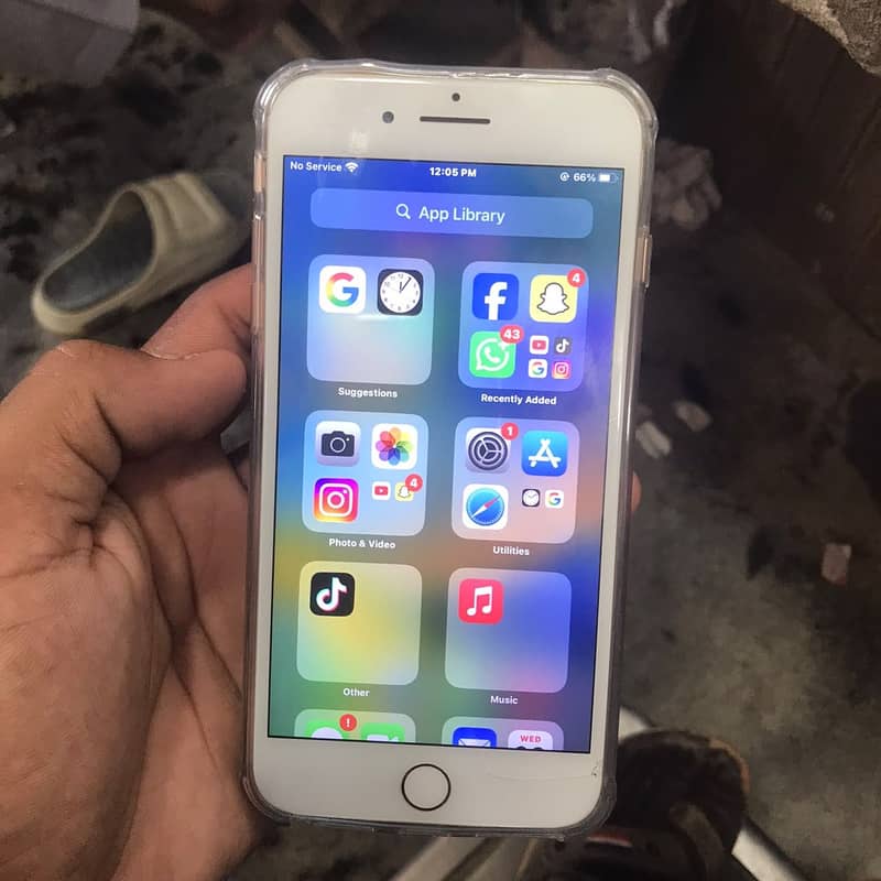 Apple iPhone 8 Plus 4