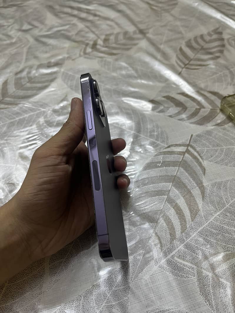 Apple iPhone 14 Pro Max 1