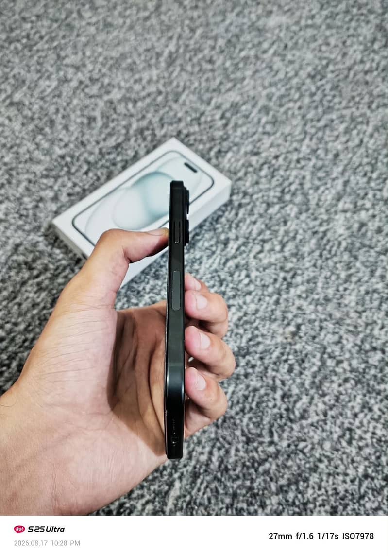 Apple iPhone 15 4