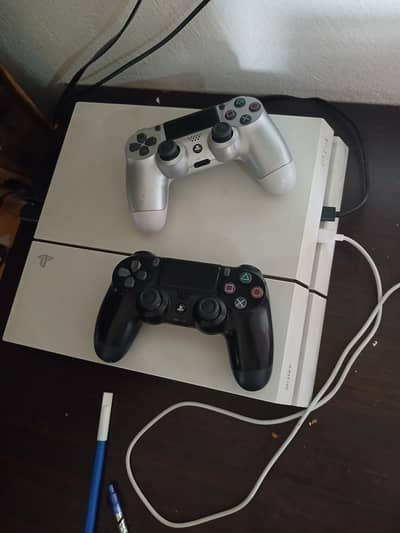 Playstation 4 glacier 1 TB jailbreak with 2 controllers