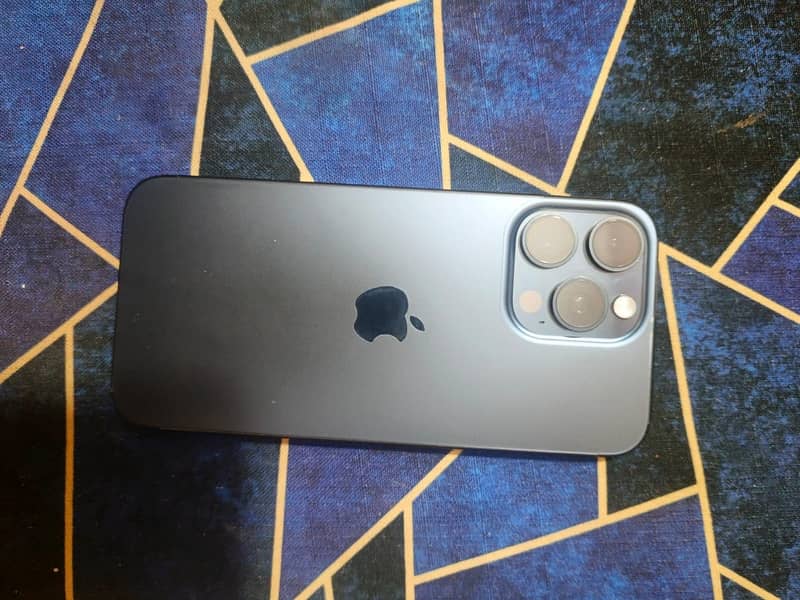 Apple iPhone 15 Pro Max 2