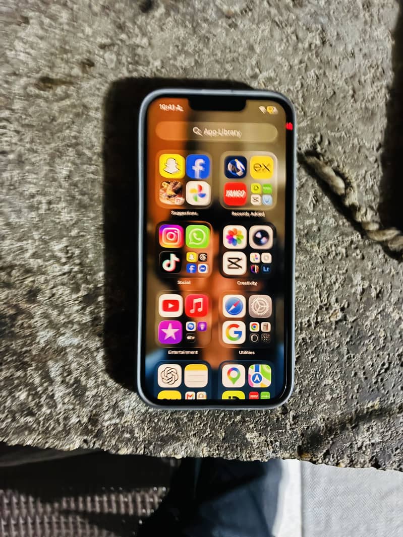 Apple iPhone 16e 14