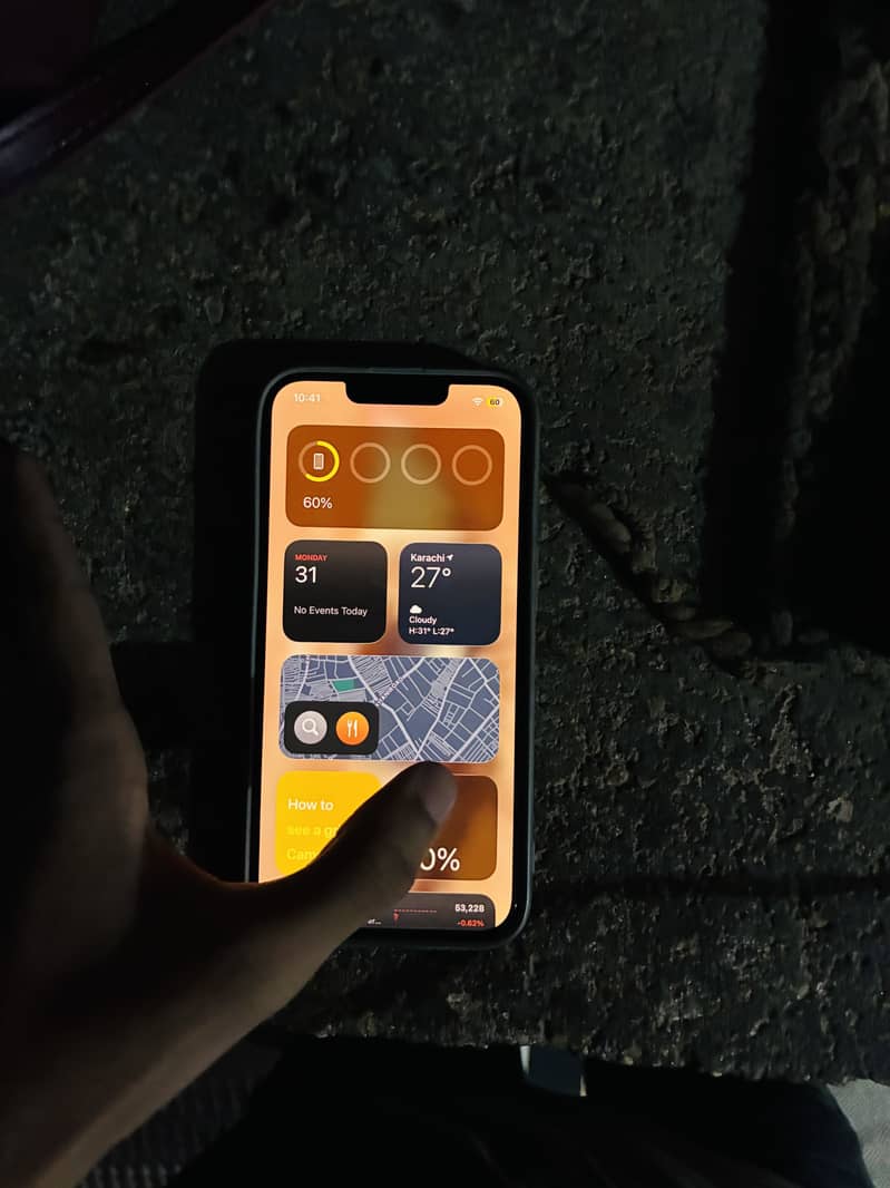 Apple iPhone 16e 15
