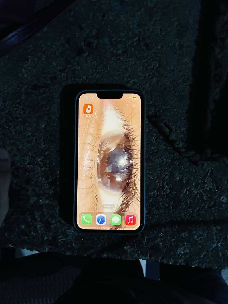 Apple iPhone 16e 16