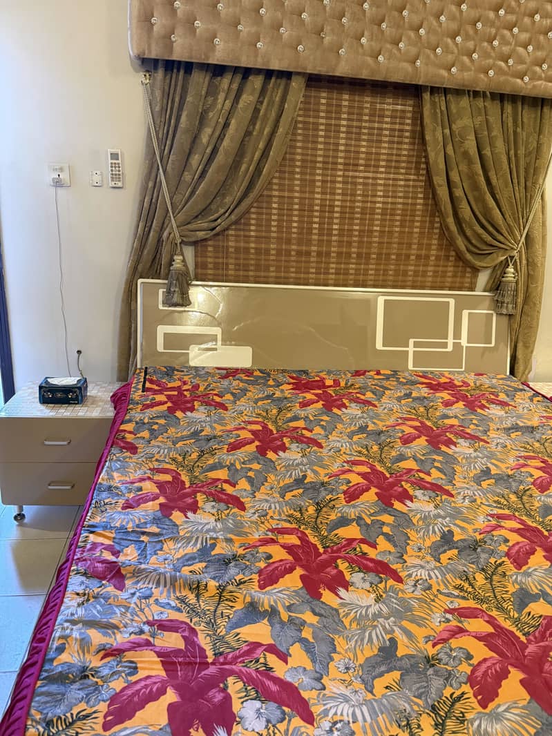 BED WITH TWO SIDE TABLES 1