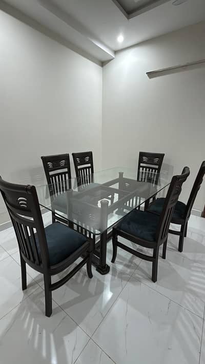 Dining table with 6 chairs