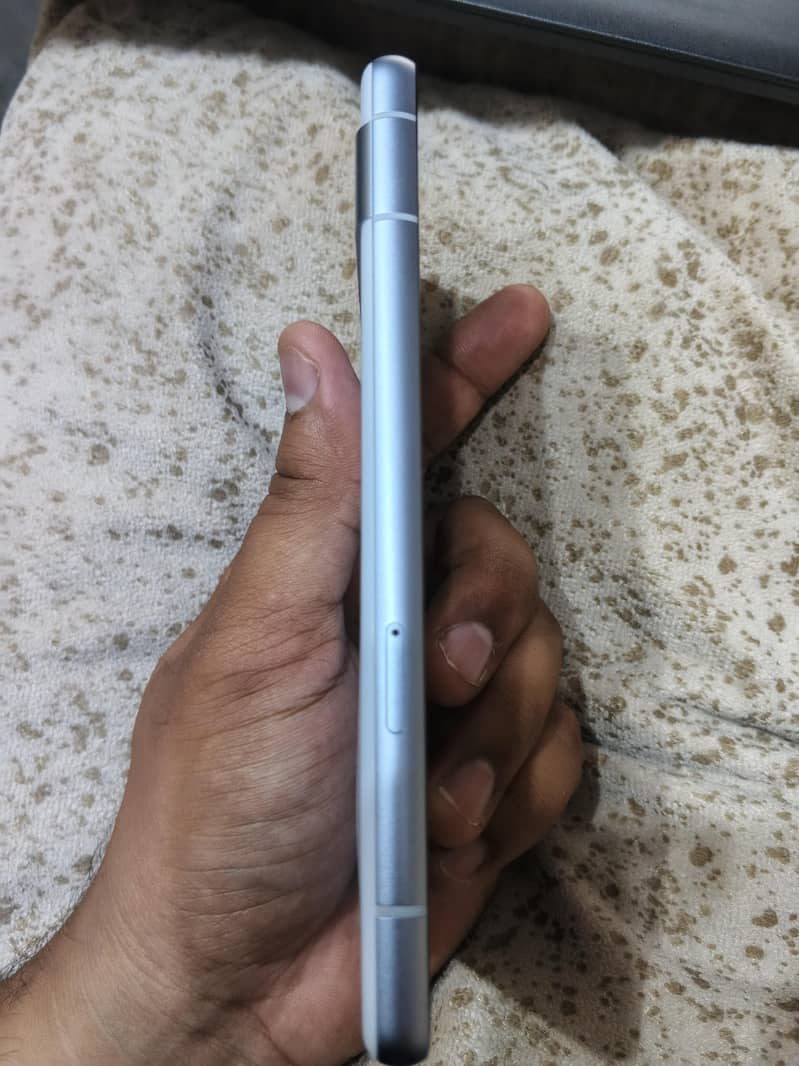 Google Pixel 7a 2