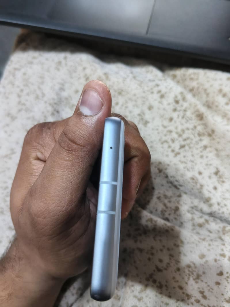 Google Pixel 7a 5