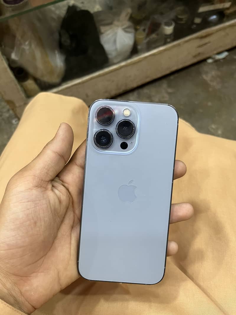 Apple iPhone 13 Pro 2