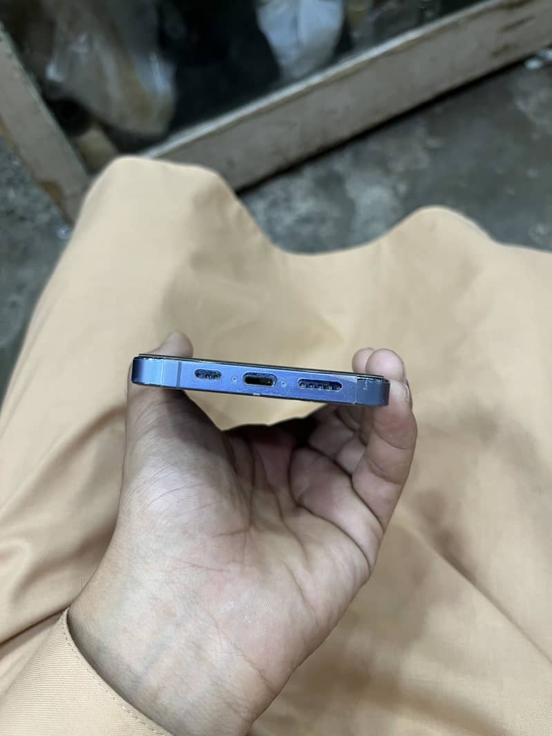 Apple iPhone 13 Pro 3